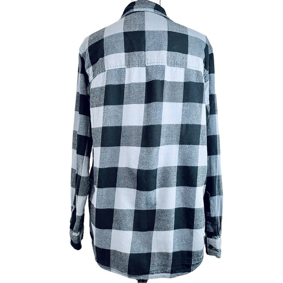 Divided Plaid Button-down Long Sleeve Shirt - Picture 4 of 10